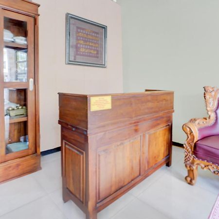 Oyo Life 93083 Nova Jaya 3 Homestay Syariah Lamongan Exterior foto