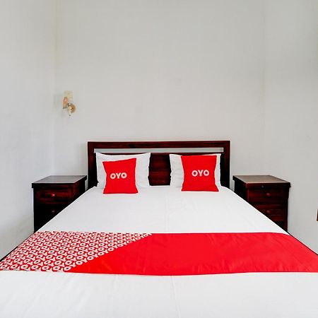 Oyo Life 93083 Nova Jaya 3 Homestay Syariah Lamongan Exterior foto