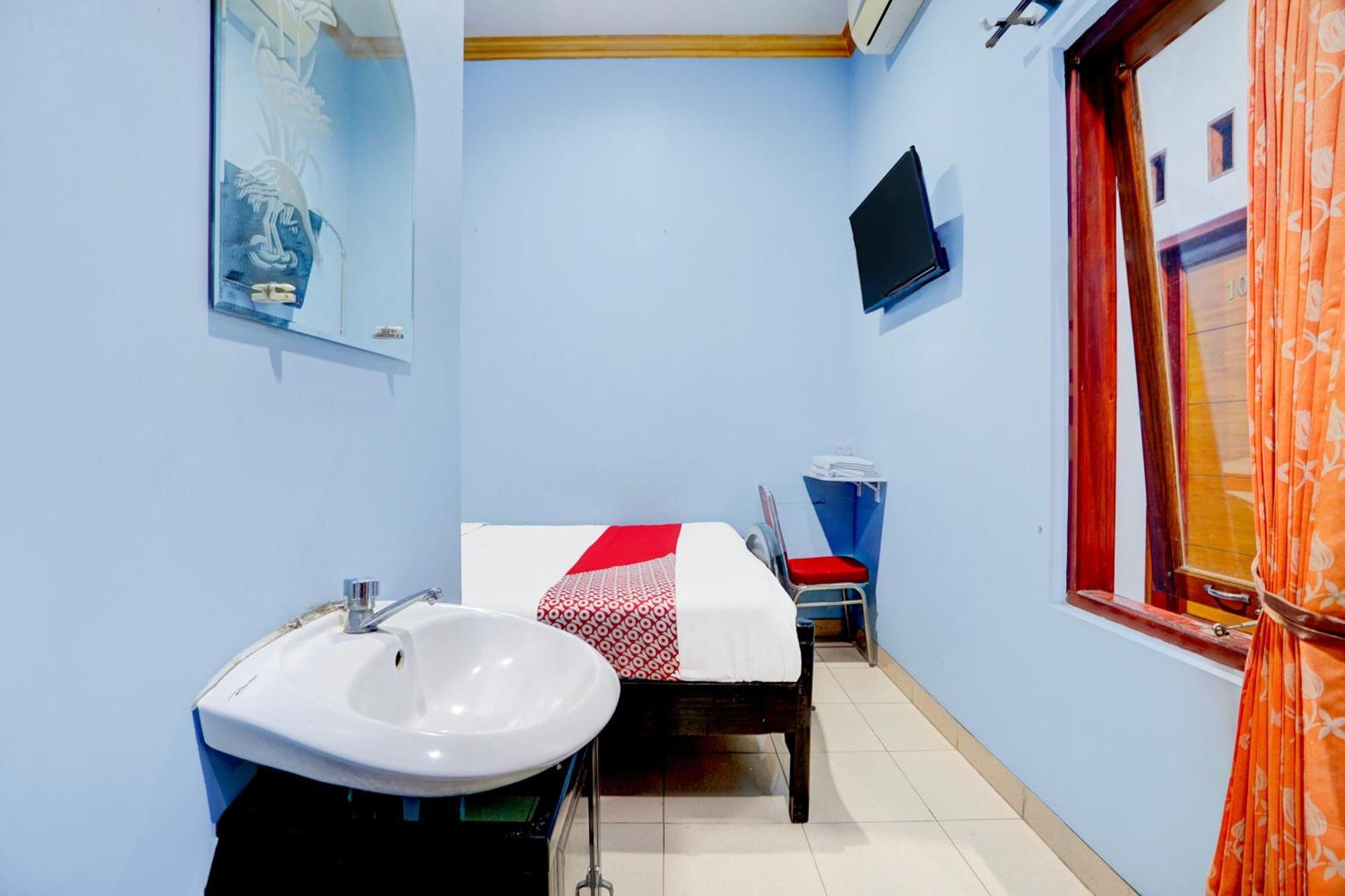 Oyo Life 93083 Nova Jaya 3 Homestay Syariah Lamongan Exterior foto
